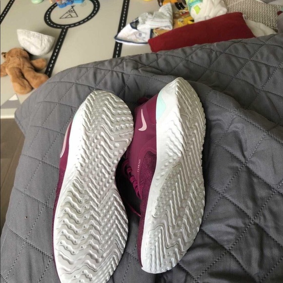 Brand new Nike odyssey pink runners - Picture 2 of 3